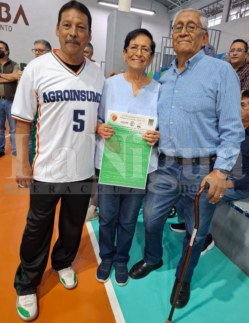 Reconocen trayectoria deprofesores de E. Física