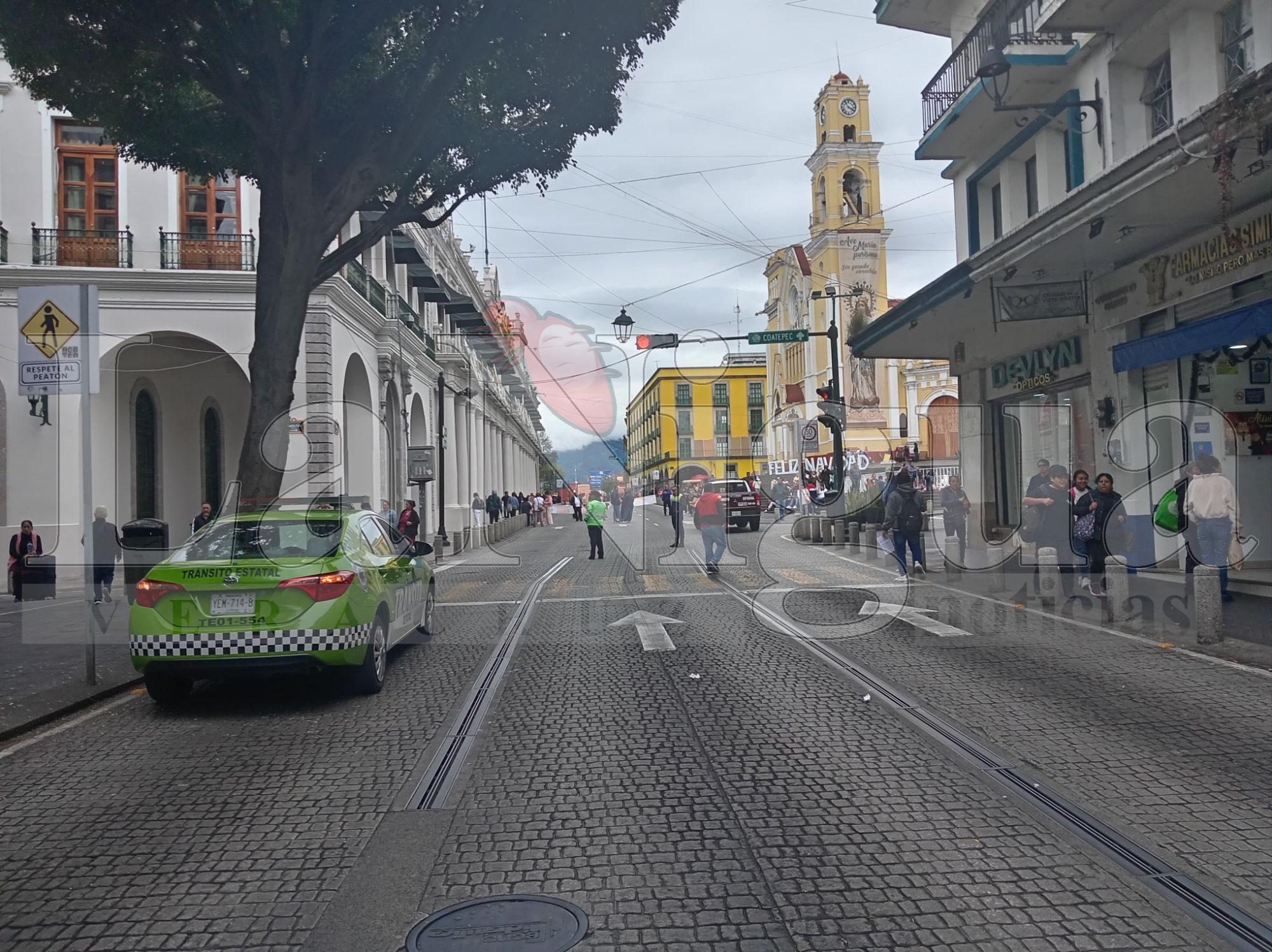 Por segundo día consecutivo, trabajadores del Hospital “Dr. Luis F. Nachón” bloquean el centro de Xalapa