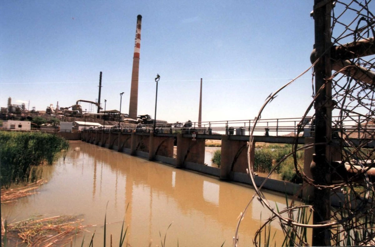 Trump amenaza de nuevo con aranceles del 5 por ciento a México; ahora por agua