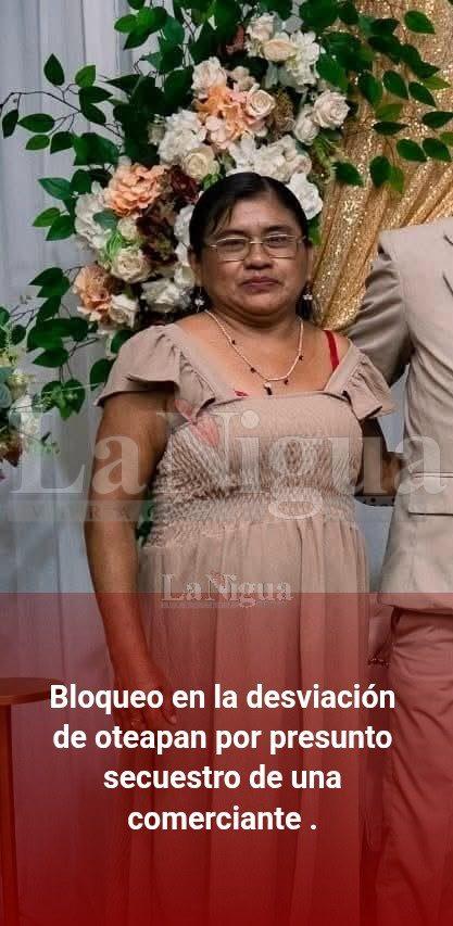 Bloqueo en la desviación de oteapan por presunto secuestro de una comerciante .