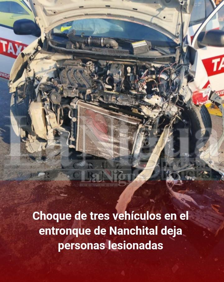 Choque de tres vehículos en el entronque de Nanchital deja personas lesionadas