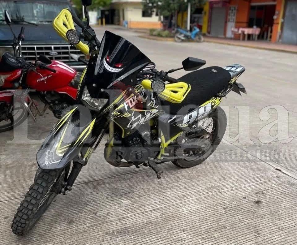 Roban motocicleta en inmediaciones de centro comercial en Paso del Macho
