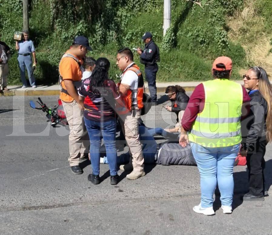 Choque entre motocicletas deja tres personas lesionadas en Coscomatepec