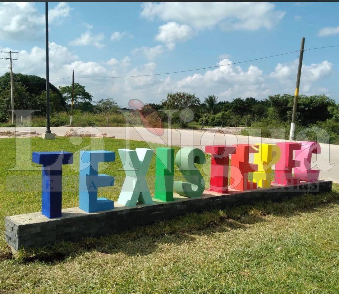 Dejan cartulina con amenazas en la entrada al municipio de Texistepec.