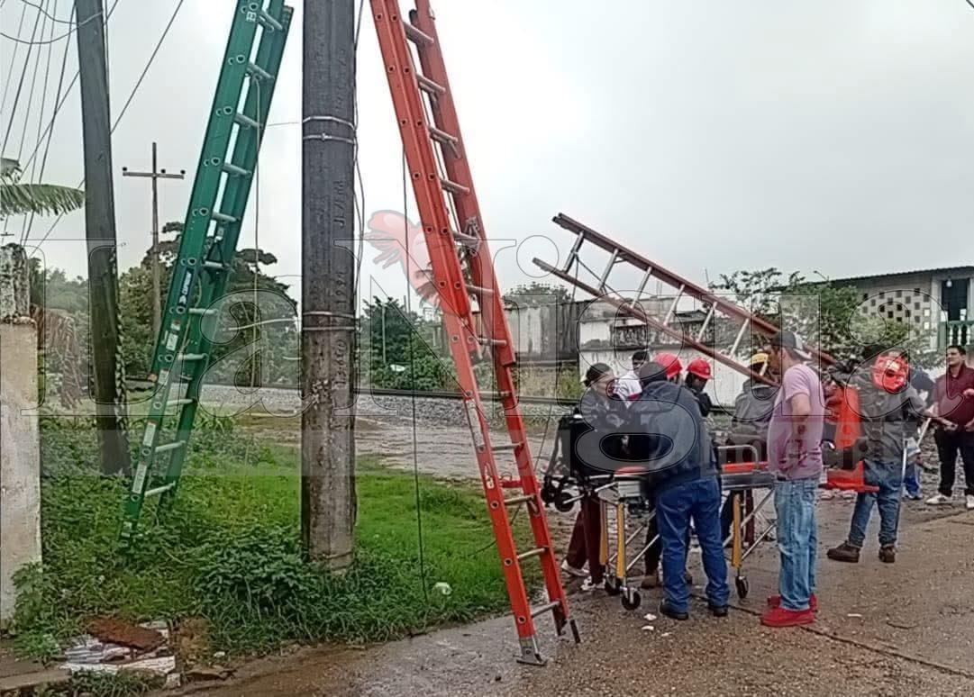 Trabajador de Cablevisión sufre descarga eléctrica durante labores de mantenimiento en Minatitlán