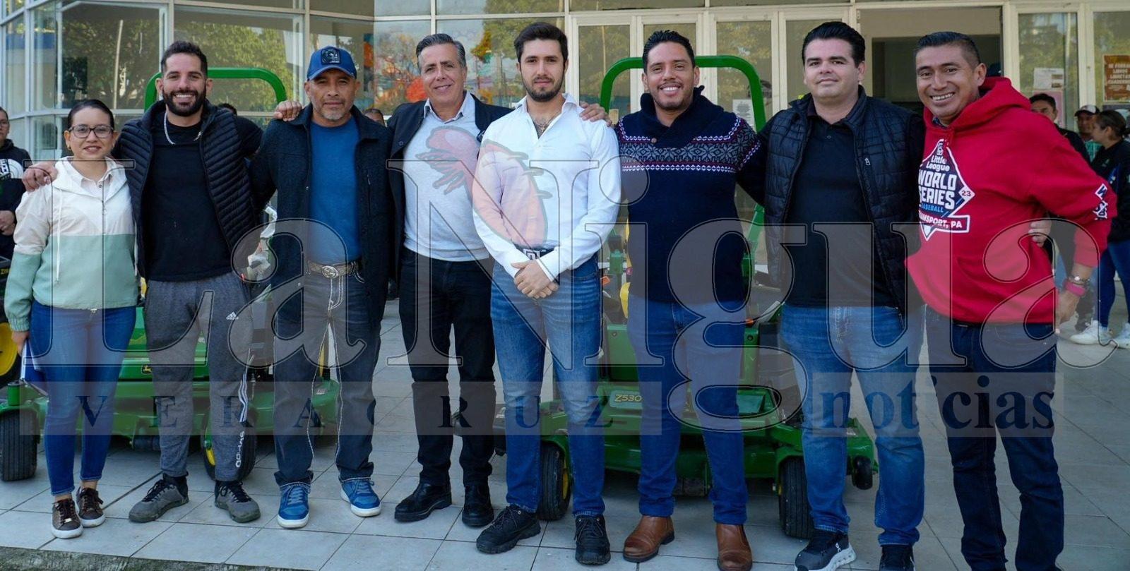 Robaron material de trabajo enComude; no dejan de trabajar