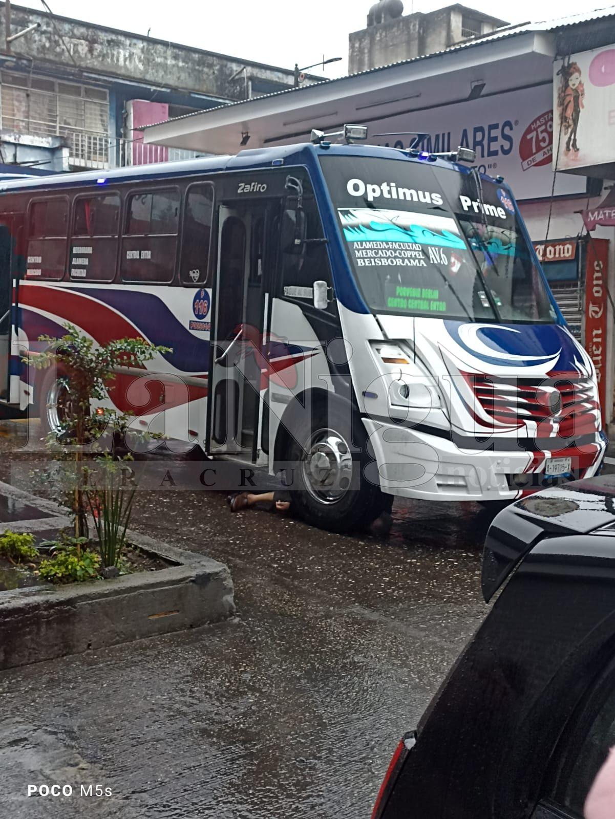 Muere adulto mayor tras ser atropellado por autobús en Córdoba