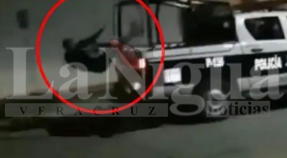 Oficial de la SSP resulta lesionado tras caer de patrulla en San Andrés Tuxtla.