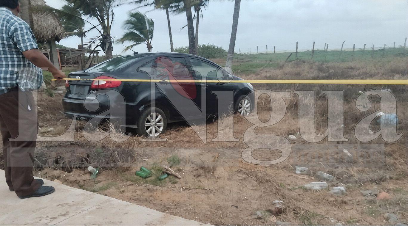 Policías aseguran vehículo tras persecución en la congregación de Tonalá, Agua Dulce.