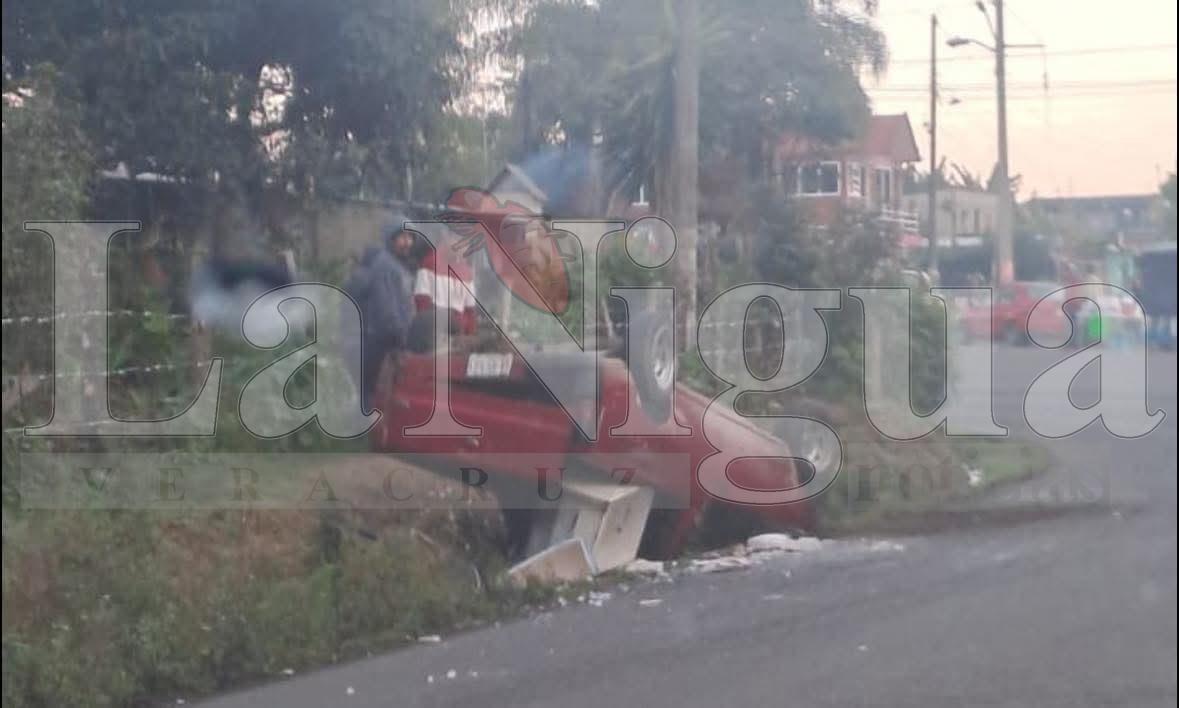 Dos volcaduras movilizan a cuerpos de emergencia en la región de las Altas Montañas