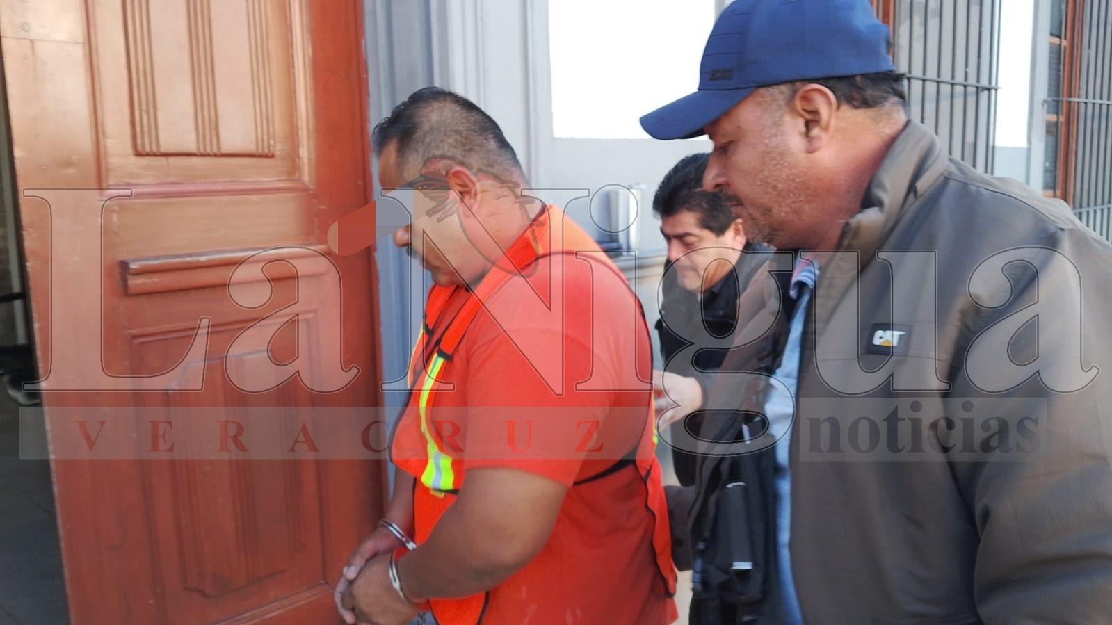 Notifican nueva orden de aprehensión a exmando policíaco de Atoyac tras los hechos ocurridos el 27 de octubre