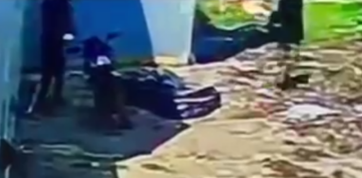 Revelan imágenes del momento en que ocurrió el ataque al restaurante El Calamar, en Coatzacoalcos