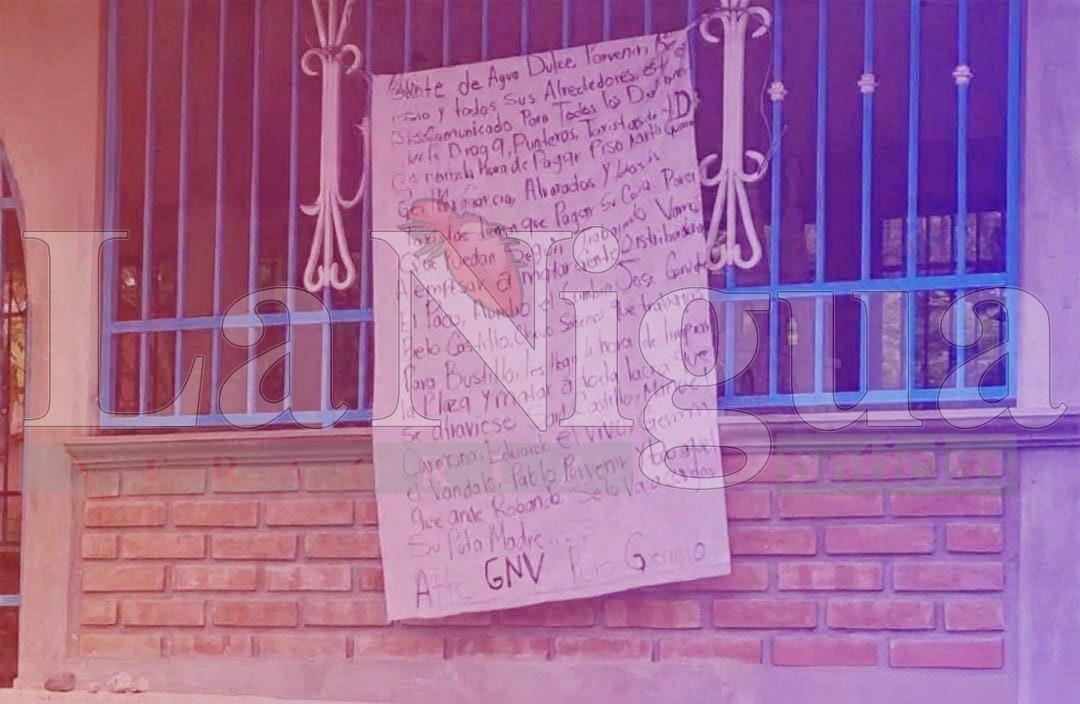 Aparecen narcomantas en Papantla