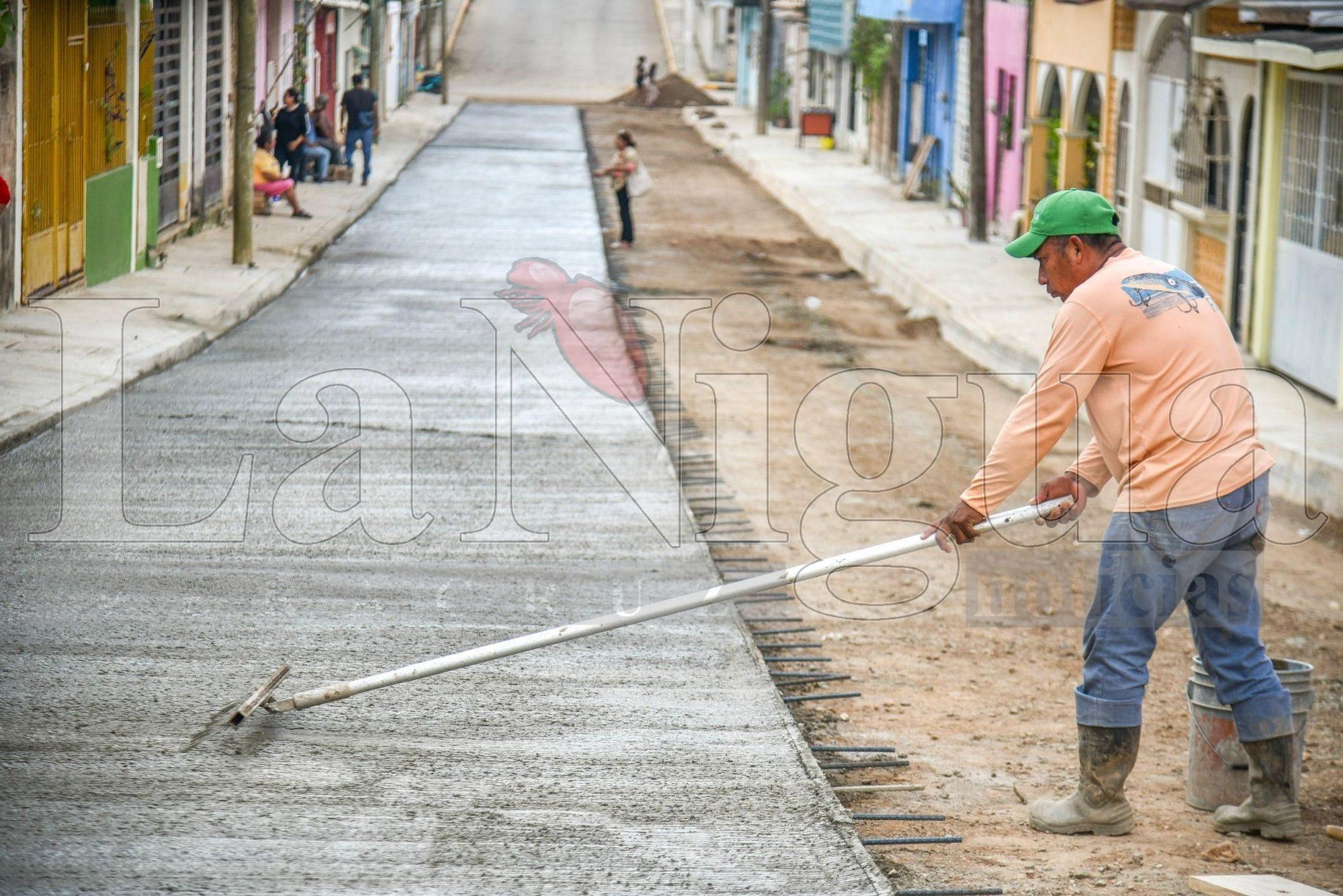 Detectan 16 obras inconclusas durante entrega-recepción en Acayucan