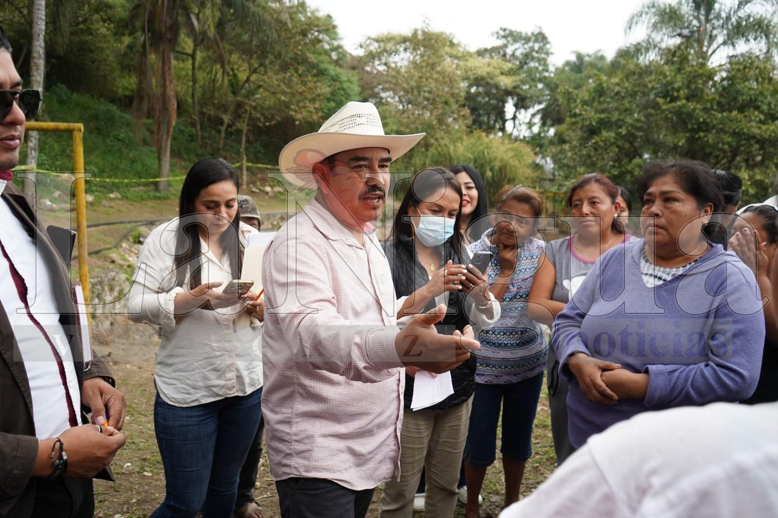 Ixtaczoquitlán inicia acciones legales por contaminación de manantial