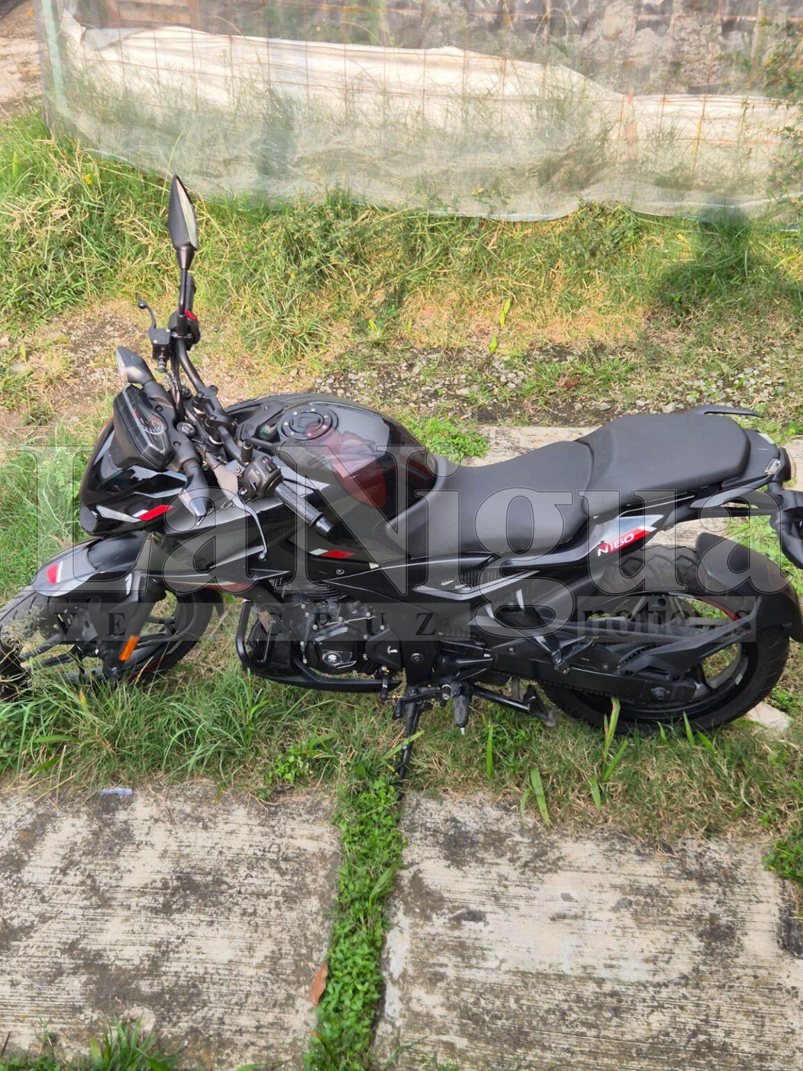 Roban motocicleta cerca del CBTIS 47 en la colonia Paraíso