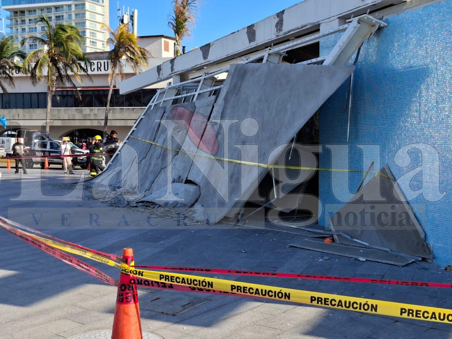 Cae parte del techo nuevo mercado de artesanías malecón de Veracruz