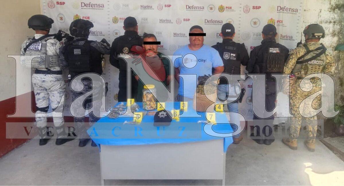 Coordinación entre autoridades de los tres niveles da como resultado detención de dos narcomenudistas en Santiago Sochiapan