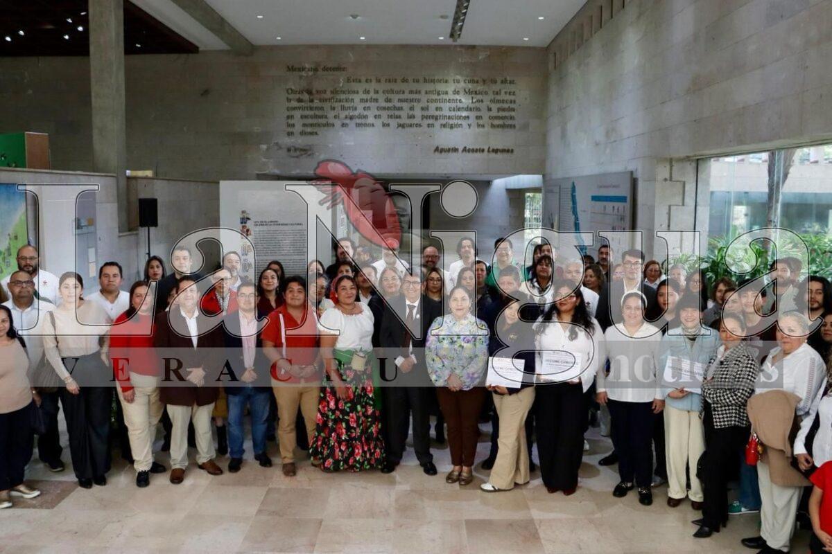 Del aula al lienzo: UPV celebra la identidad regional en exposición colectiva