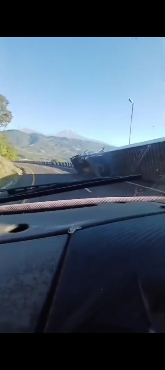 Fuerte accidente en la autopista Puebla-Orizaba, dirección Veracruz.