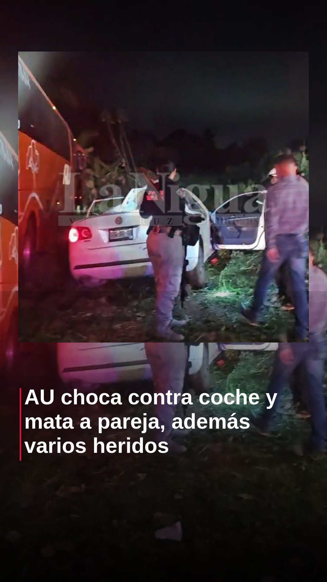 AU choca contra coche y mata a pareja, además varios heridos
