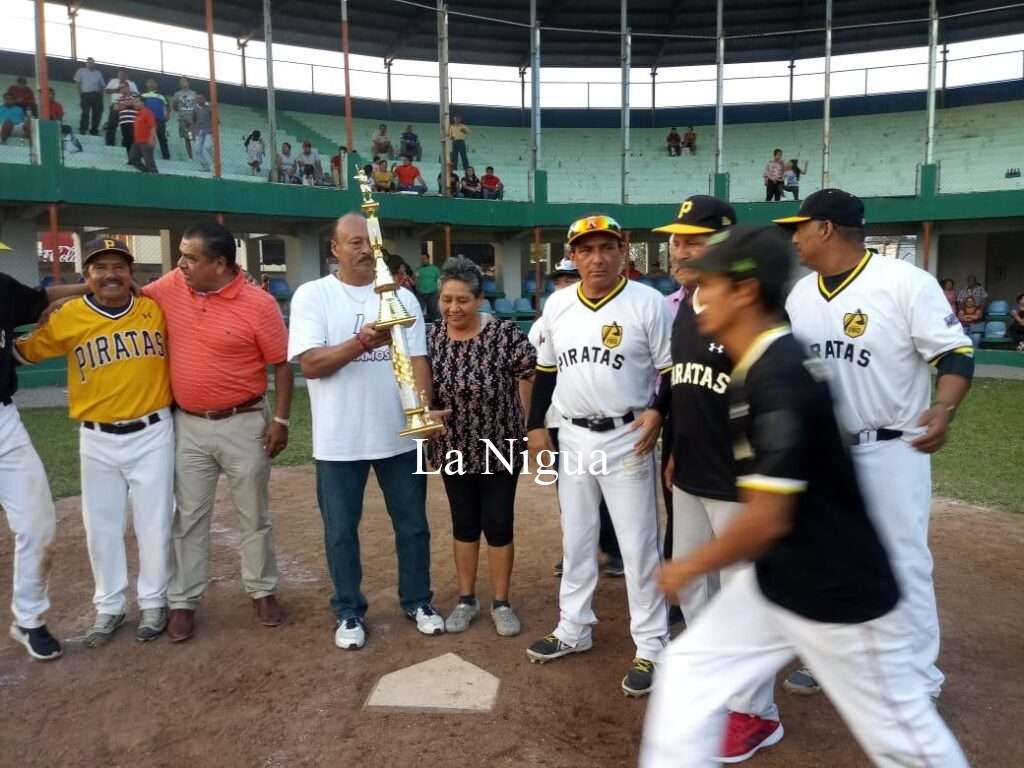 Córdoba al nacional de béisbol en Monterrey de 60 años y más