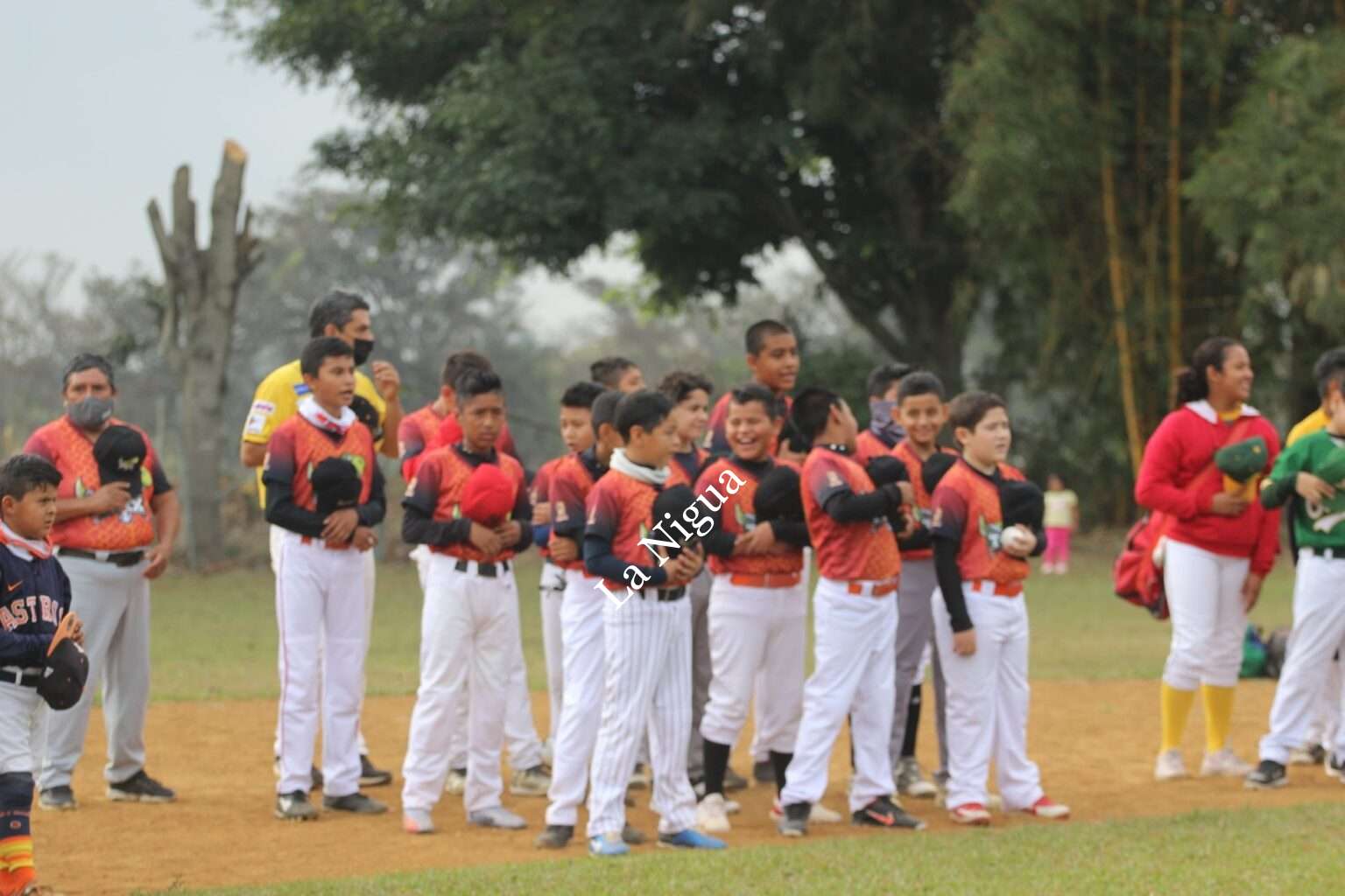 T Rex ante Providencia en el Ingenio a las 10