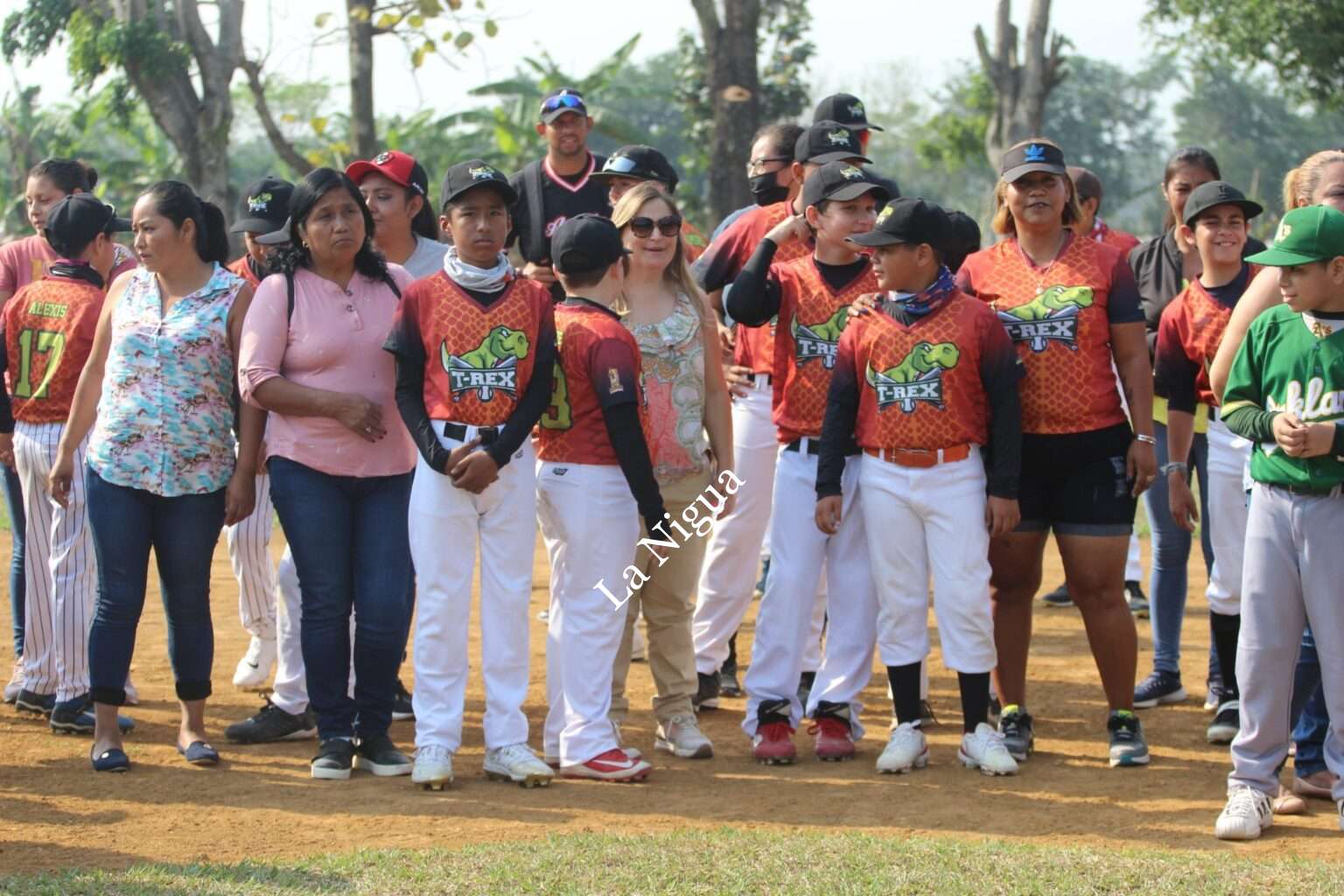 T Rex sin hit, ni carrera, 22-0