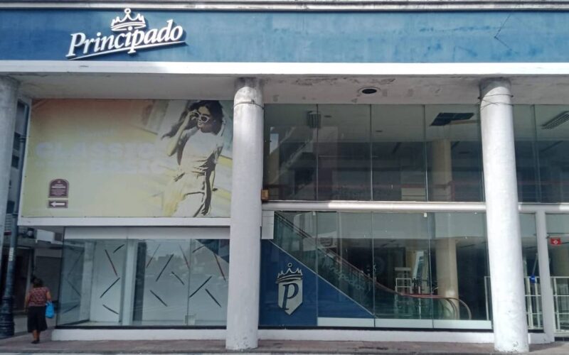 Cierran almacenes El Principado en Córdoba y Veracruz y dejan a empleados sin liquidación