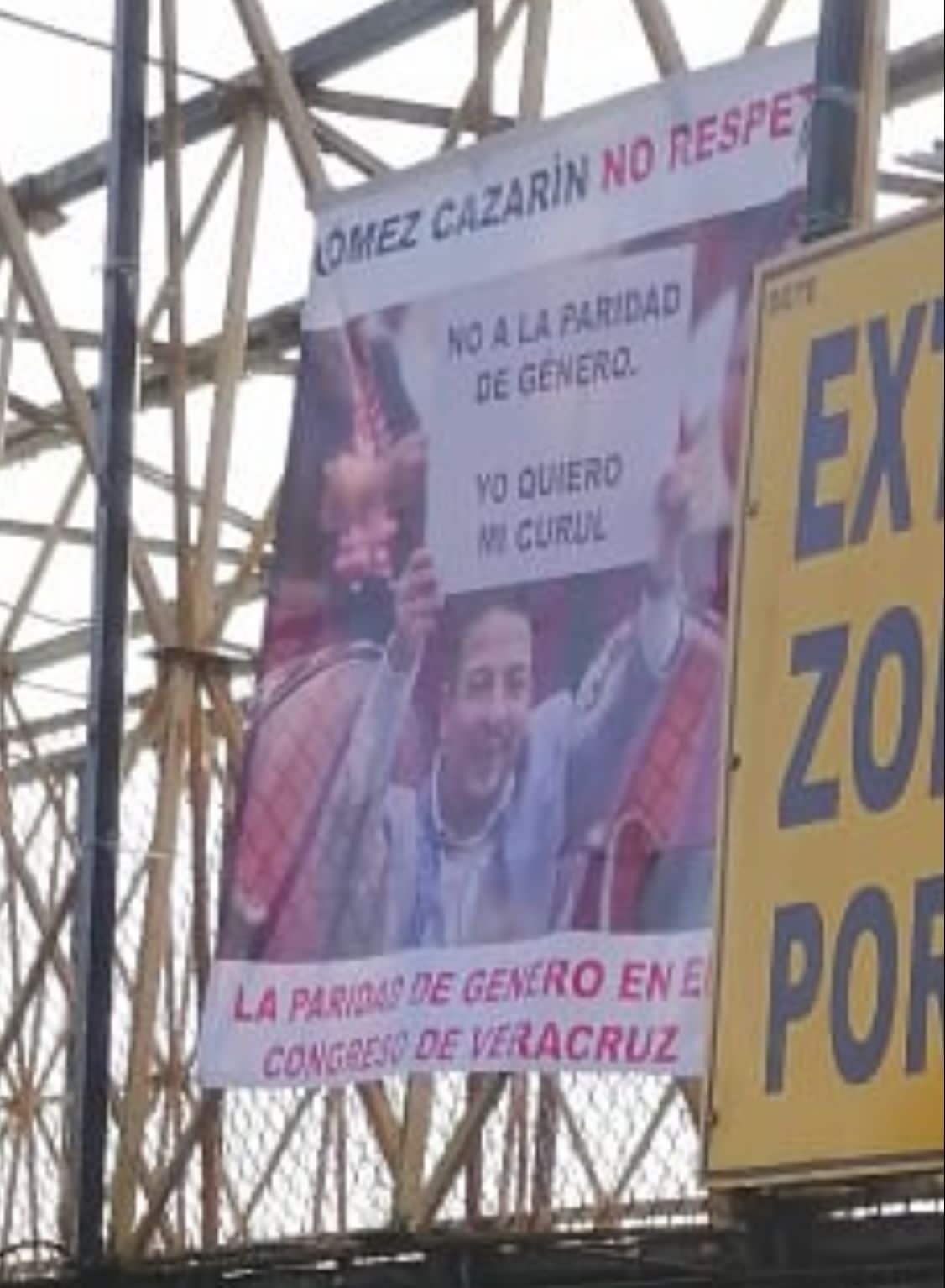 Aparecen mantas vs Gómez Cazarín en Xalapa; por falta de paridad de género. 3 IMG 20211016 WA0113 1