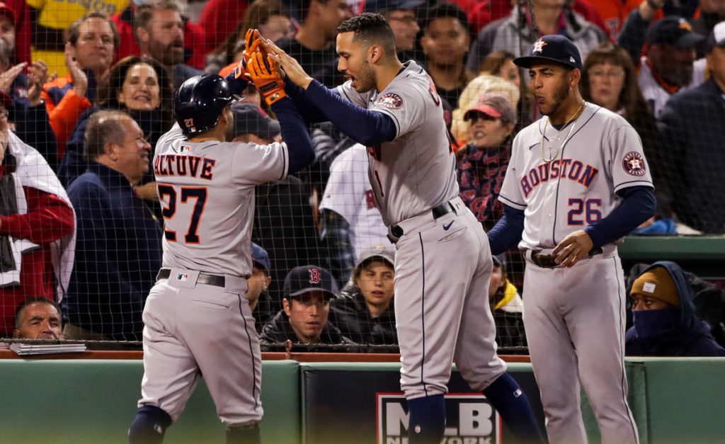 Astros despertó y apaleó aBoston 9-2 y la serie está 2-2