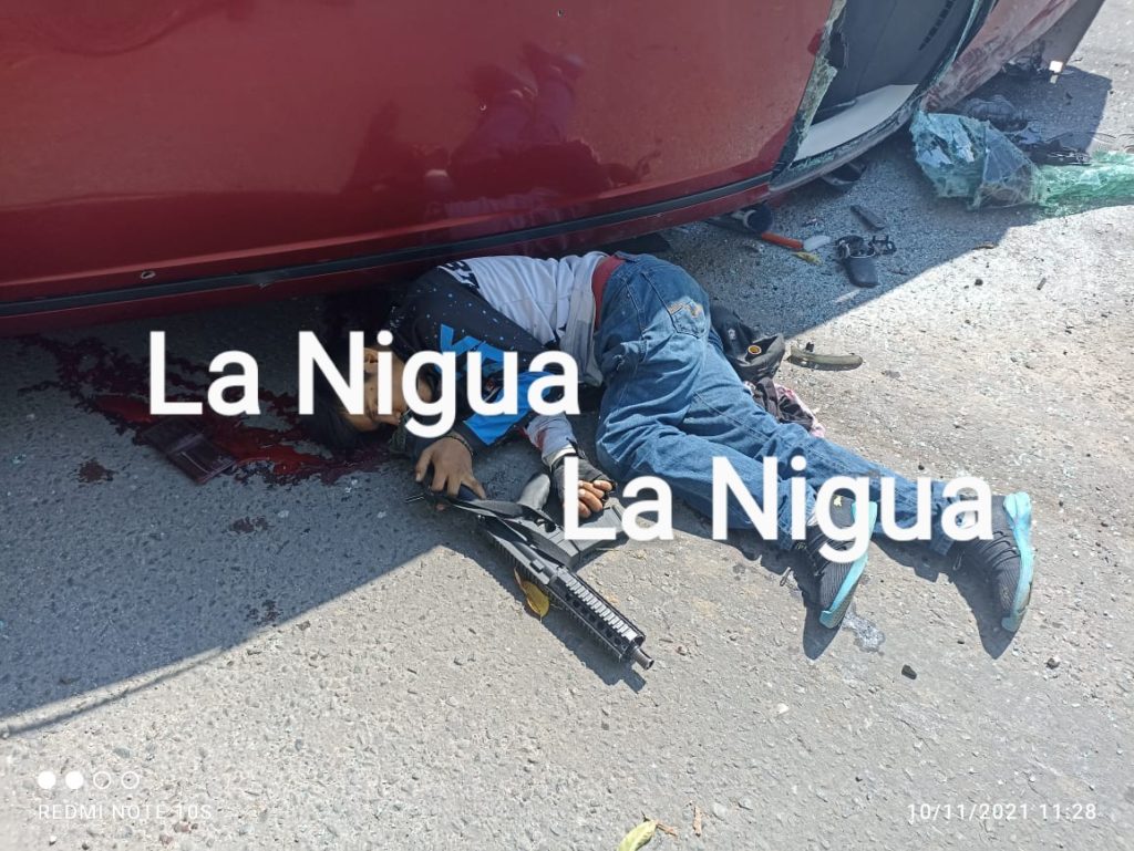 Deja al menos un civil muerto balacera vs FC