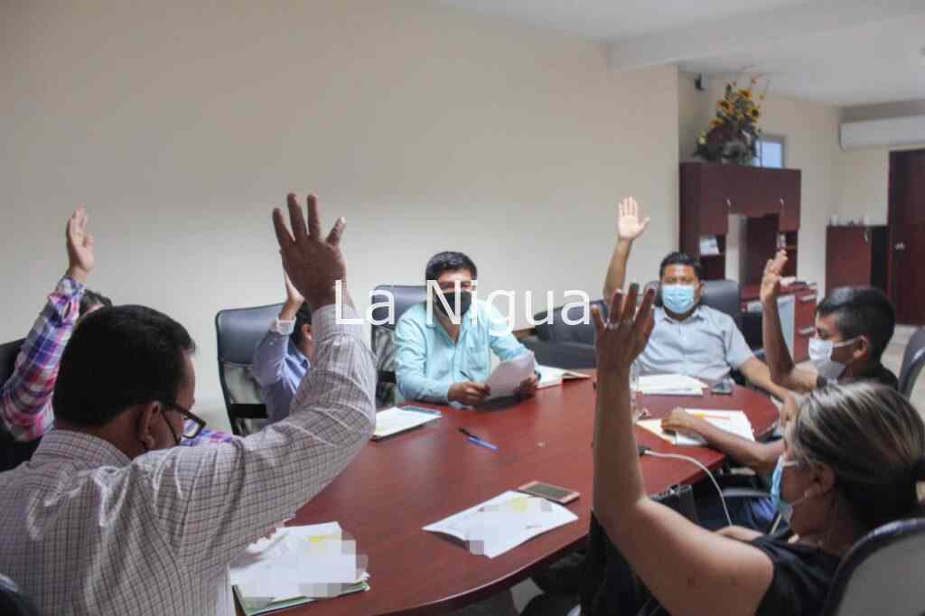 Alcalde de Atoyac se reduce salario en 15%