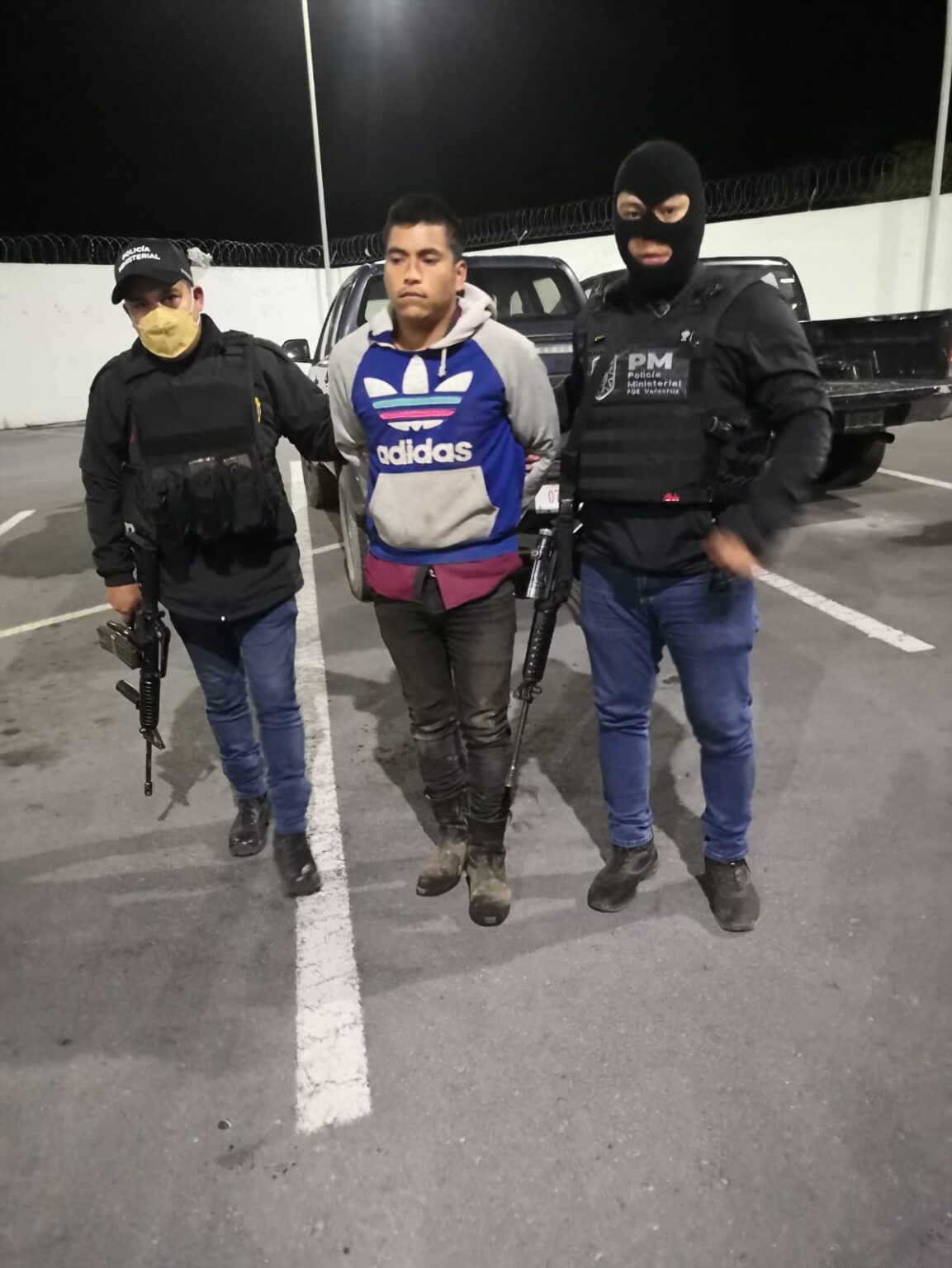 Apreheden a padre e hijo, por homicidio en La Perla