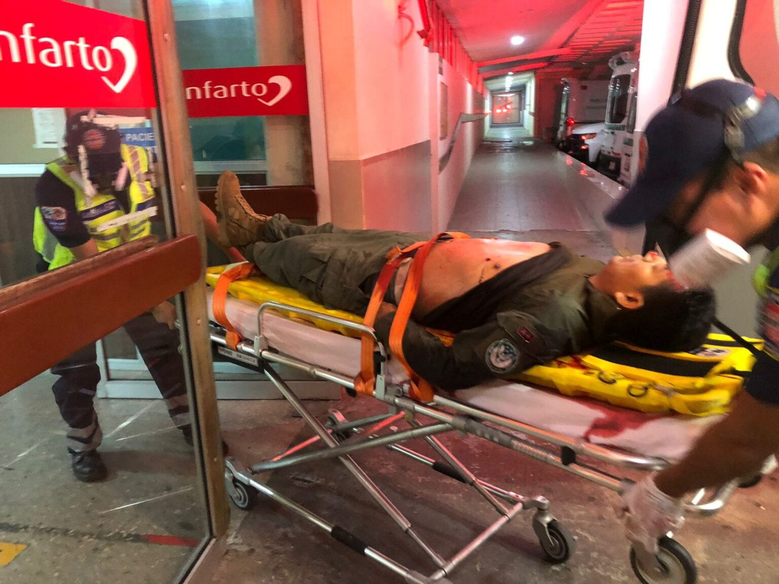 Se enfrentan Policías en C5 de Boca