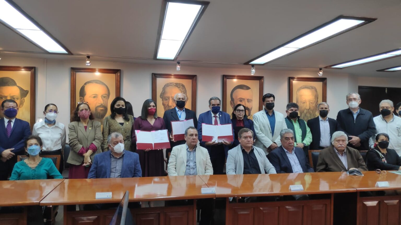 Firma convenio el FESAPAUV con la UV para aumento salarial del 3.5 por ciento