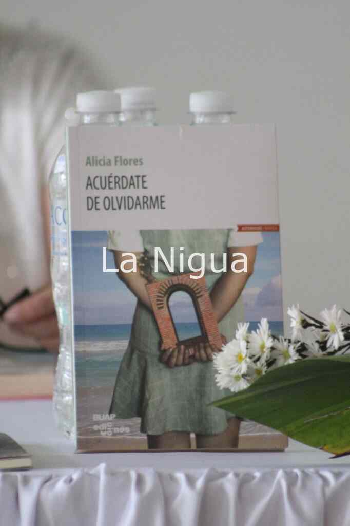 Presentan “Acuérdate de Olvidarme” en Palacio de Atoyac