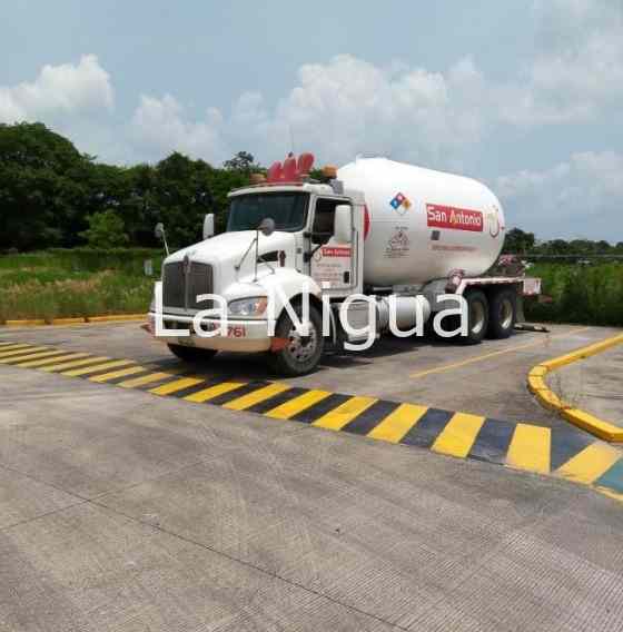 Roban pipa de avícola San Antonio.