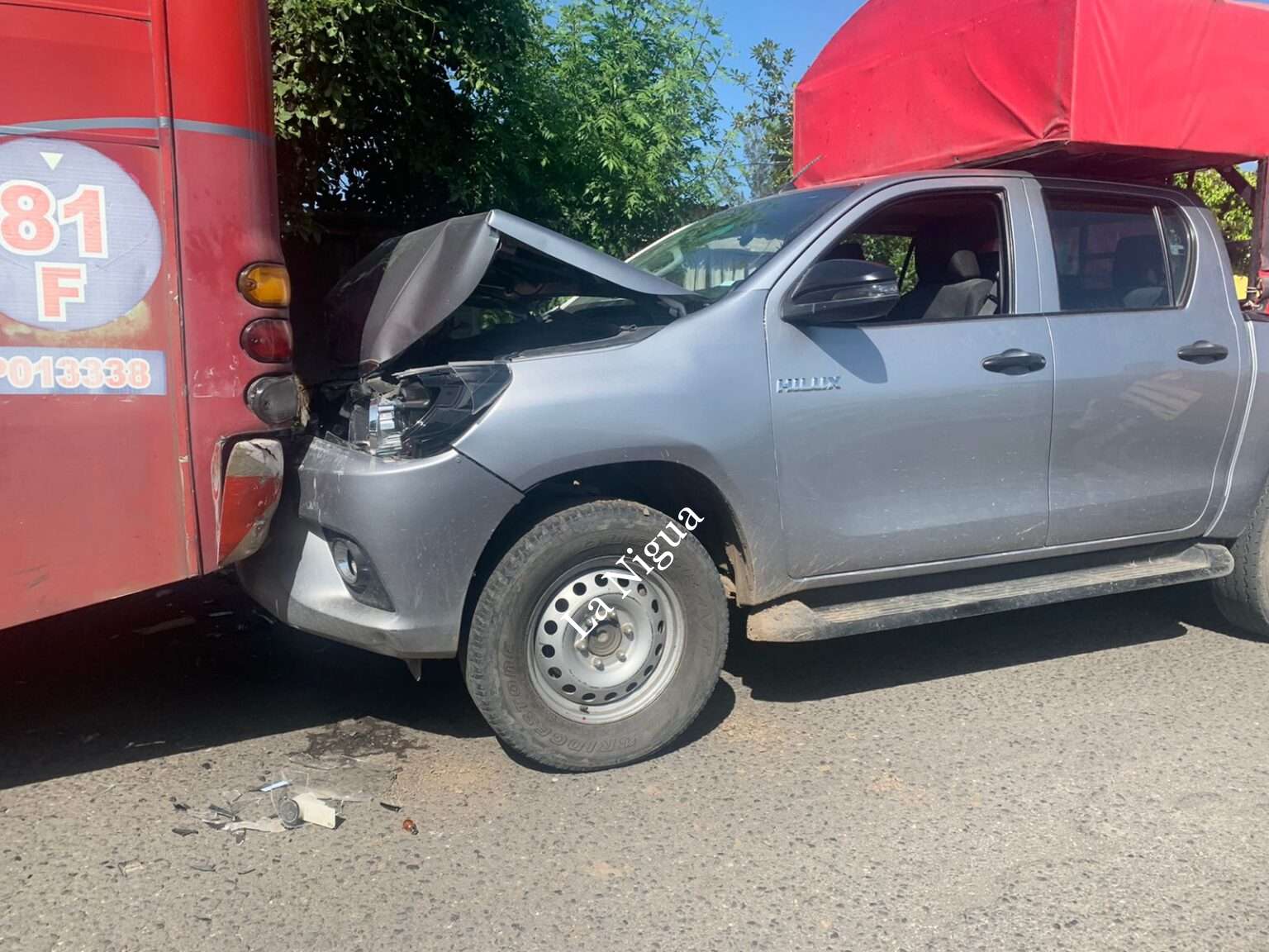 Se estampa camioneta vs autobús