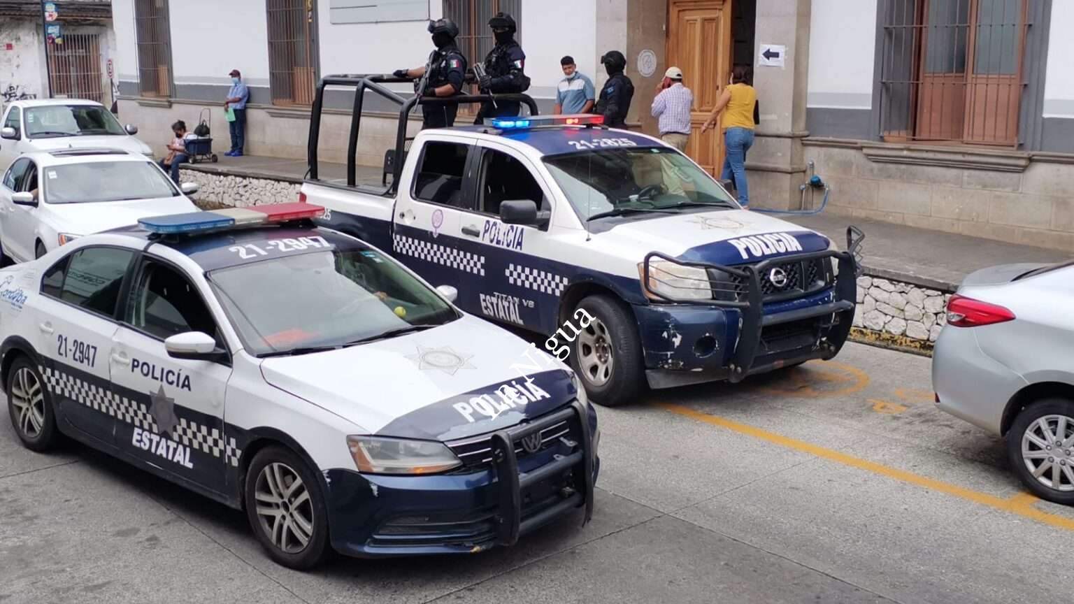 SE ROBAN VEHÍCULO EN LA COLONIA EL PUEBLITO.