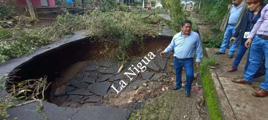 Se desesperan habitantes de Atzacan por socavon 1 IMG 20220919 WA0190