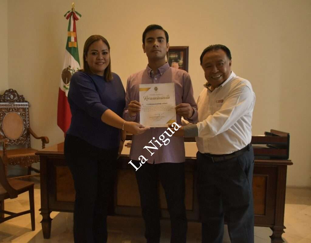 Reconoce Presidente a participante del Parlamento de la Juventud por aportación al cuidado del medio ambiente