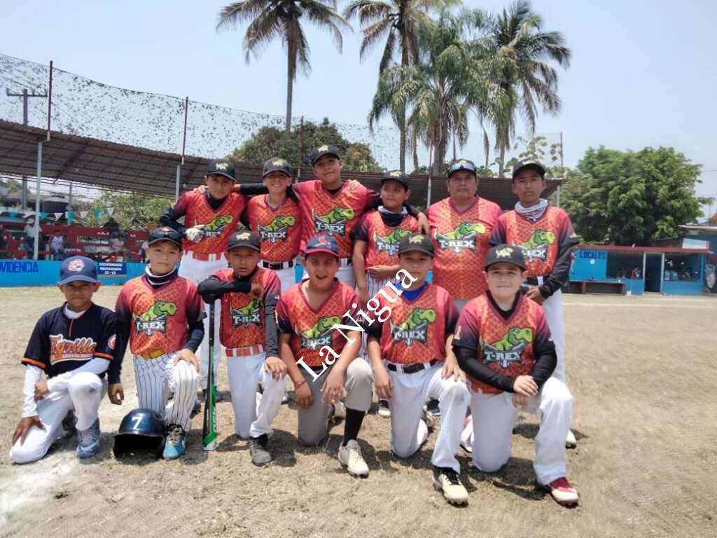 Playbol el torneo DomingoSetién en la 30 Caballeros
