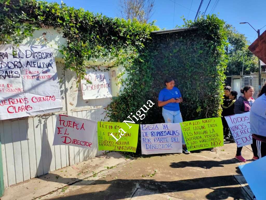 Toman escuela primaria Benito Juárez en Nogales