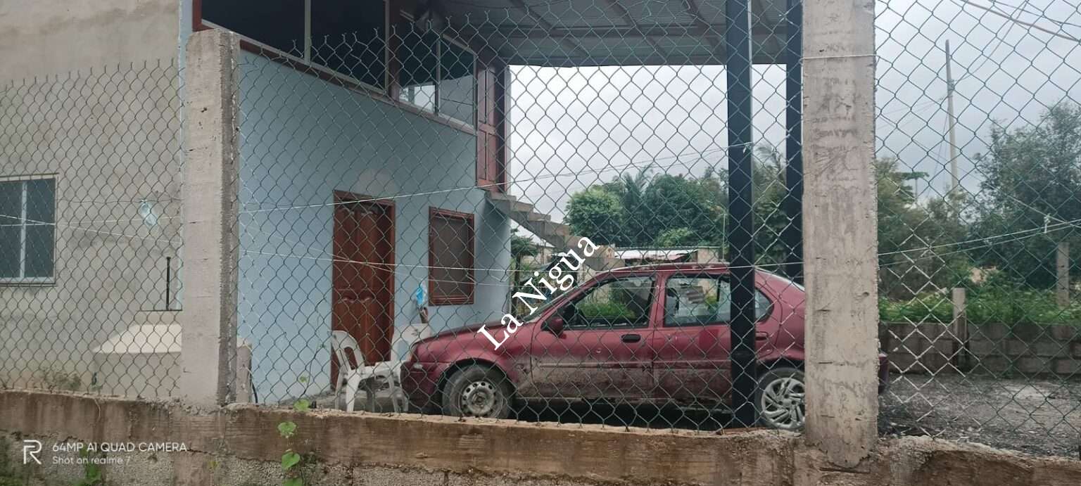 Balean casa en la colonia El Encanto de Las Choapas