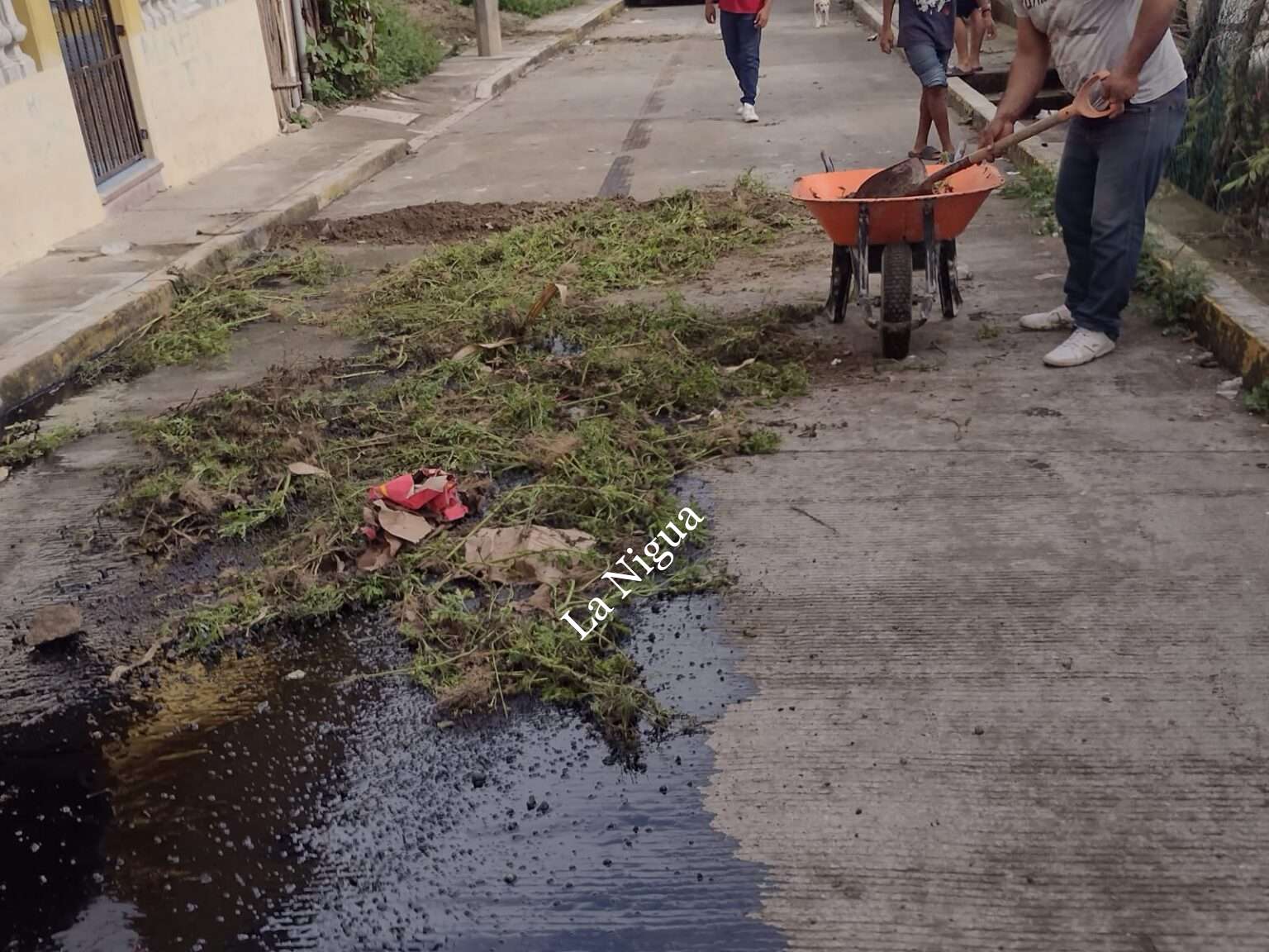 Fuga de hidrocarburos, pone en riesgo a familias en Papantla