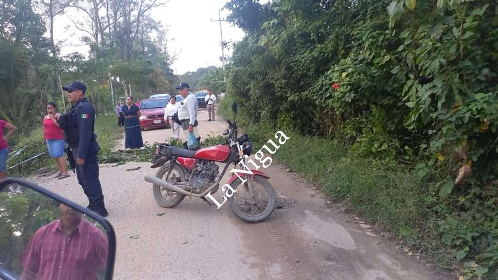 Bloquean la carretera a Villa Cuichapa