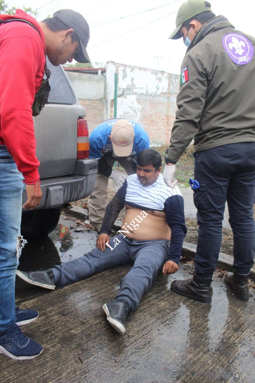 Motociclista derribado por auto en la 27