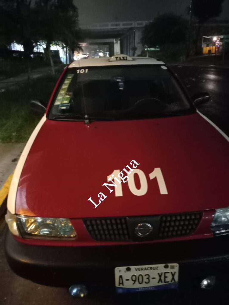 Asaltan a taxista y le roban el vehículo.