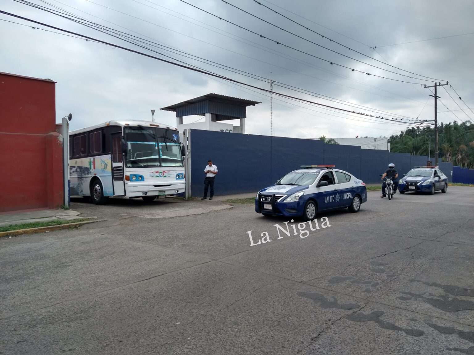 Le dan balazo por ponerse rebelde en el Mando Único